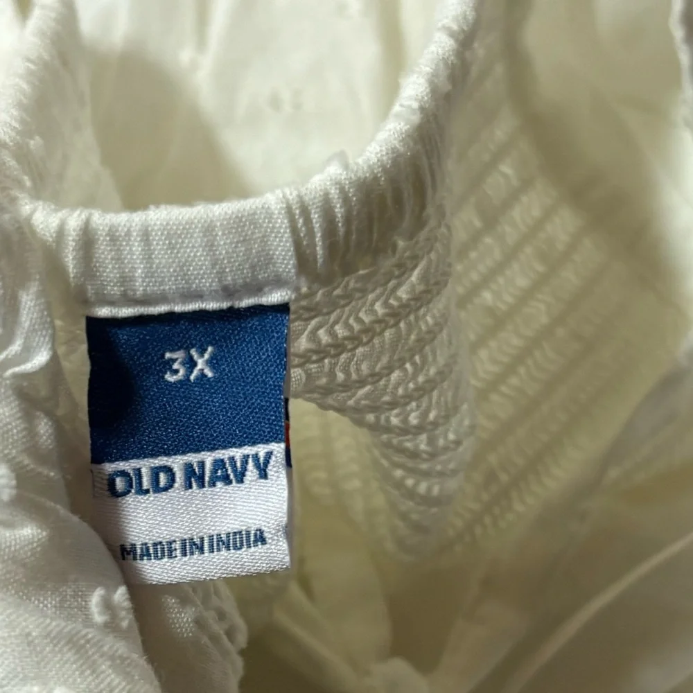 Old Navy Plus Size White Embroidered Eyelet Dot Peplum Boho‎ Peasant Top